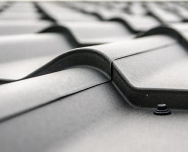 Ciepły dach bez zrywania pokrycia: skuteczne ocieplenie od spodu matami izolacyjnymi krok po kroku