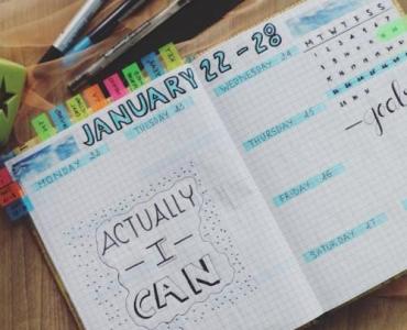 Koniec z chaosem: sprytny harmonogram domowych obowiązków dla spokojnego tygodnia